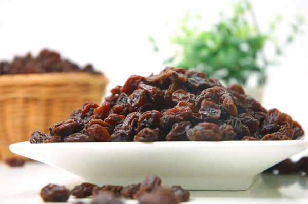 plate of raisins